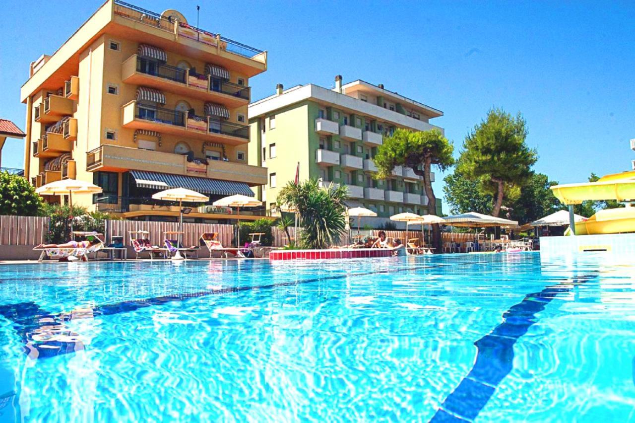 Hotel Caravel B&B Misano Adriatico Exteriör bild